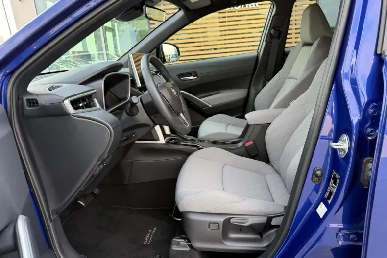 Toyota Corolla Cross din 2024 cu 14.664 km - oferta TOY227469 - foto 16