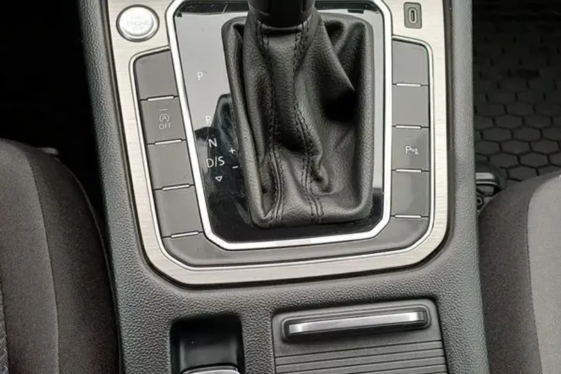 Volkswagen Passat din 2020 cu 96.676 km - oferta VOL227477 - foto 17