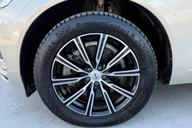 Volvo XC60 din 2020 cu 65.671 km - oferta VOL227480 - foto 10
