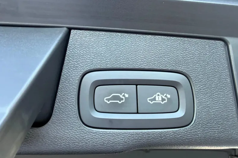 Volvo XC60 din 2020 cu 65.671 km - oferta VOL227480 - foto 15