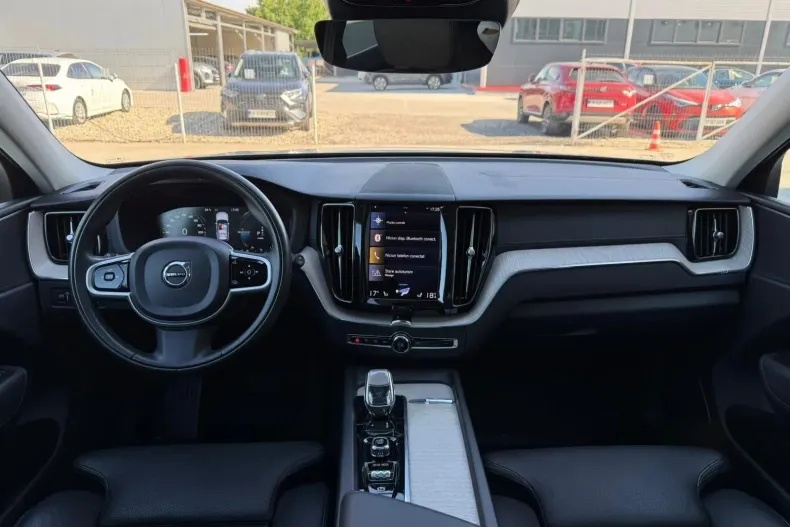 Volvo XC60 din 2020 cu 65.671 km - oferta VOL227480 - foto 20
