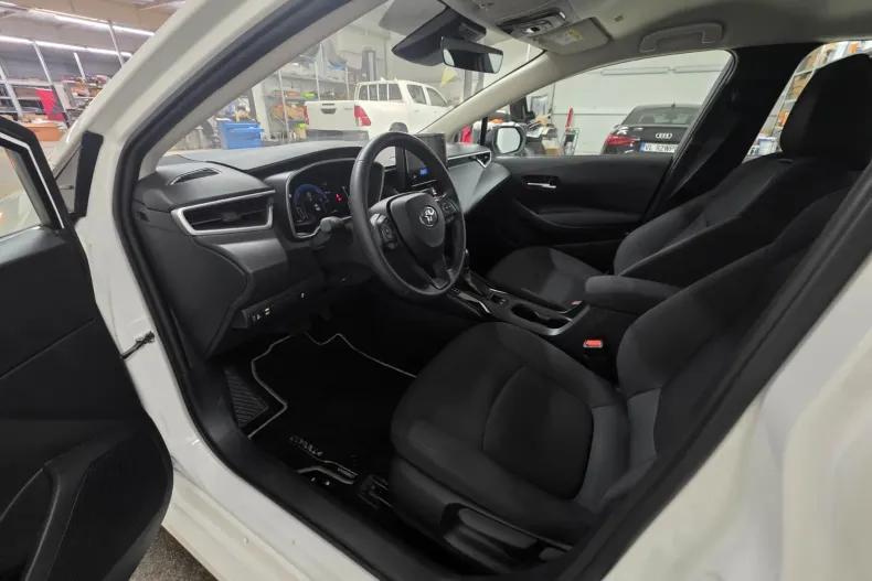 Toyota Corolla din 2025 cu 9.500 km - oferta TOY227484 - foto 7