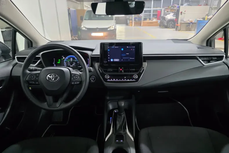 Toyota Corolla din 2025 cu 9.500 km - oferta TOY227484 - foto 9