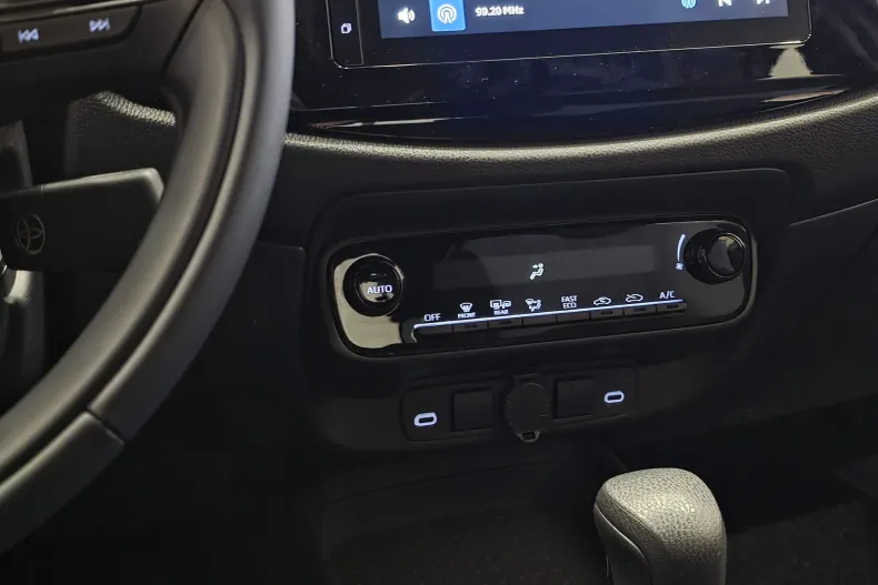 Toyota Aygo (X) din 2025 cu 10 km - oferta TOY227488 - foto 9