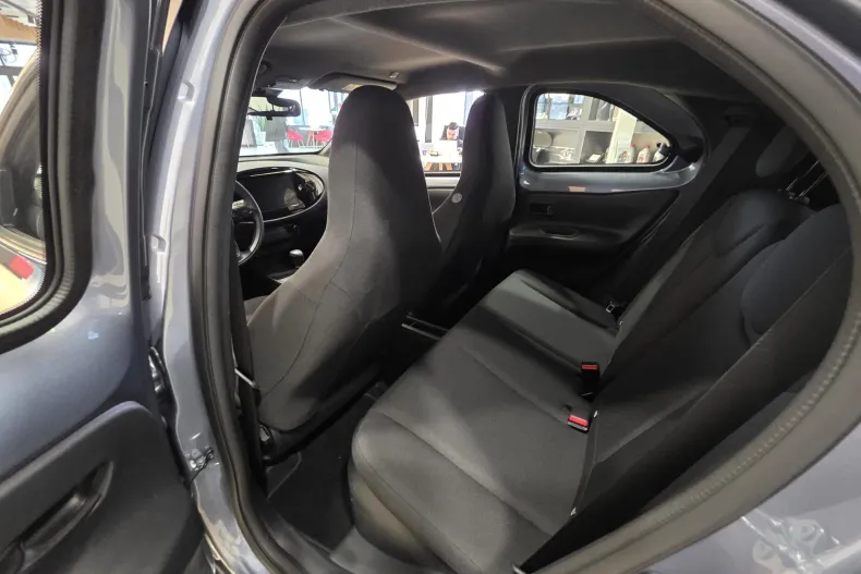 Toyota Aygo (X) din 2025 cu 10 km - oferta TOY227488 - foto 10