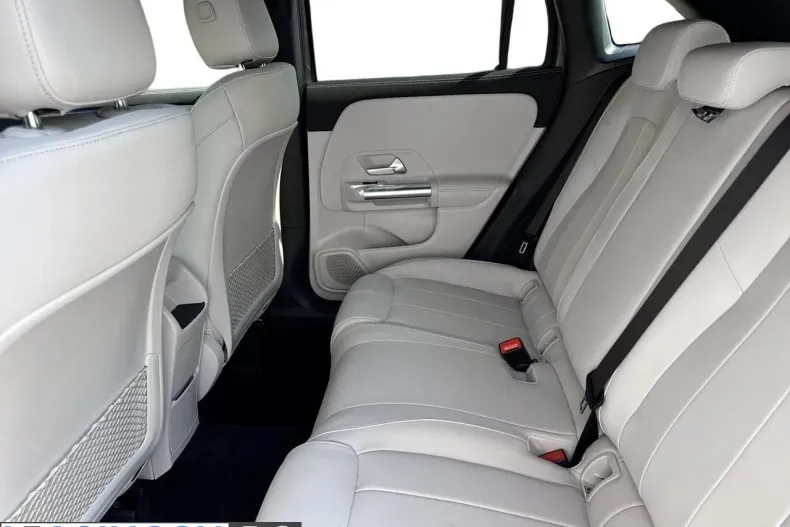 Mercedes-Benz GLA (Clasa GLA) din 2026 cu 6.000 km - oferta MER227523 - foto 12
