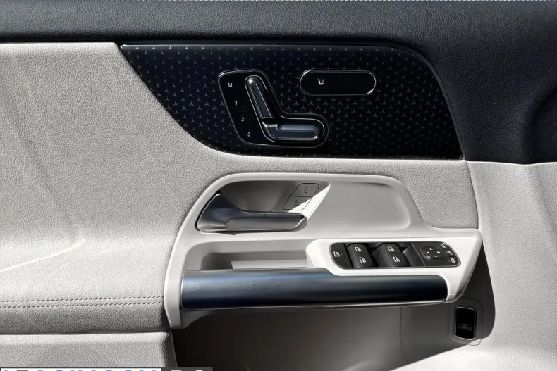 Mercedes-Benz GLA (Clasa GLA) din 2026 cu 6.000 km - oferta MER227523 - foto 13