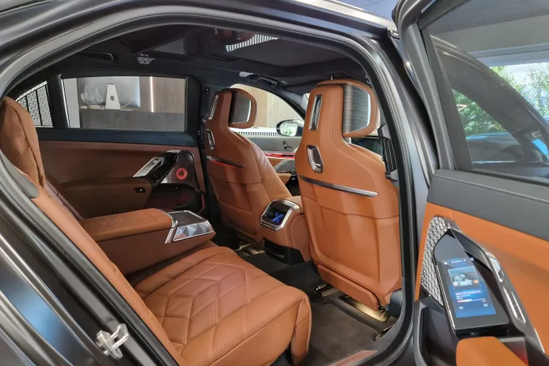 BMW 740d (Seria 7) din 2026 cu 67.000 km - oferta BMW227539 - foto 12
