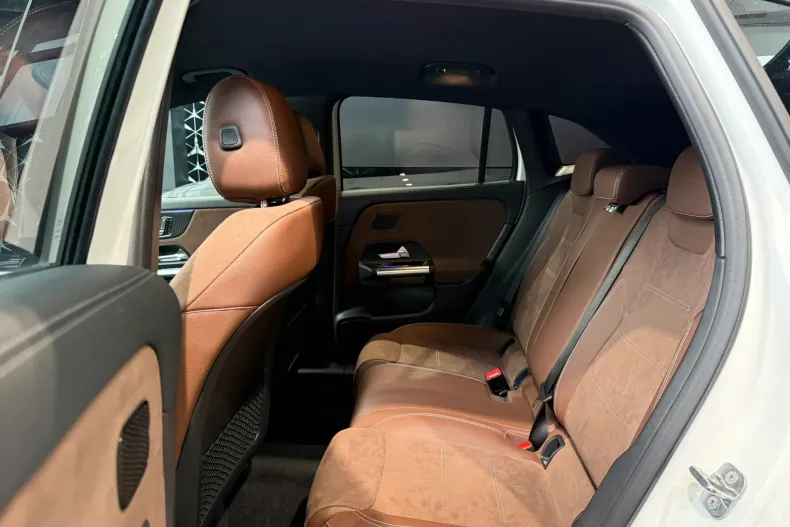 Mercedes-Benz GLA (Clasa GLA) din 2026 cu 6 km - oferta MER227544 - foto 8
