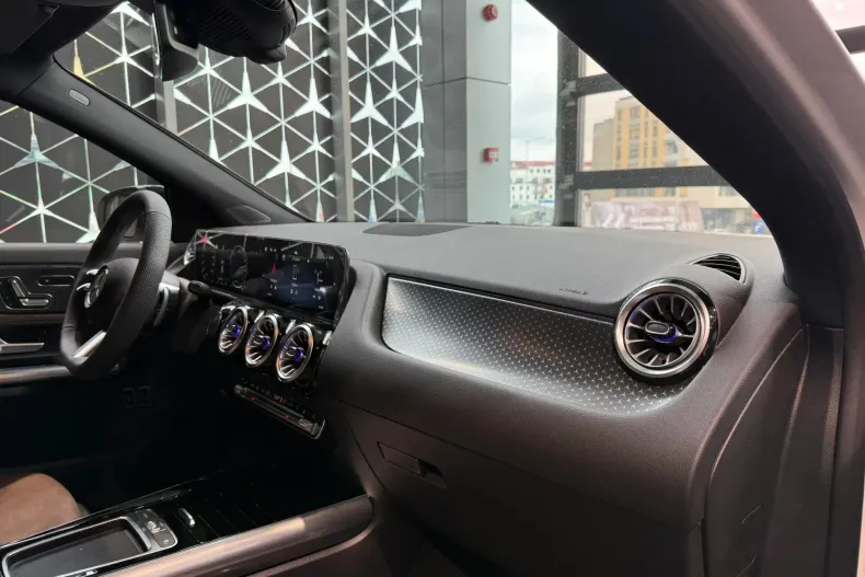 Mercedes-Benz GLA (Clasa GLA) din 2026 cu 6 km - oferta MER227544 - foto 10