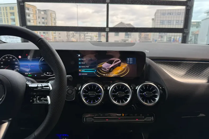 Mercedes-Benz GLA (Clasa GLA) din 2026 cu 6 km - oferta MER227544 - foto 12