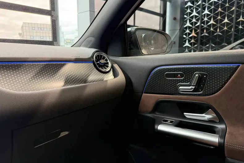 Mercedes-Benz GLA (Clasa GLA) din 2026 cu 6 km - oferta MER227544 - foto 18