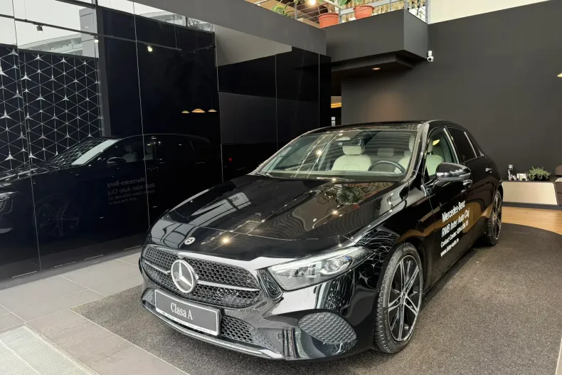 Mercedes-Benz A 200 (Clasa A) din 2023 cu 10.100 km - oferta MER227546 - foto 3