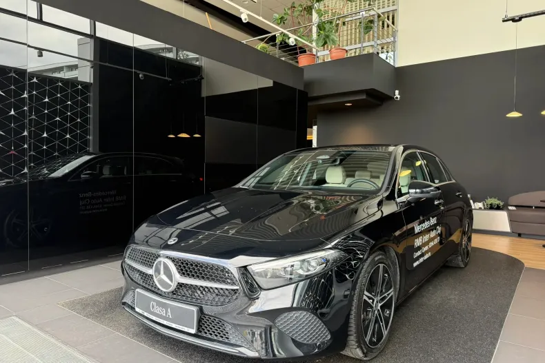 Mercedes-Benz A 200 (Clasa A) din 2024 cu 6.300 km - oferta MER227547 - foto 3