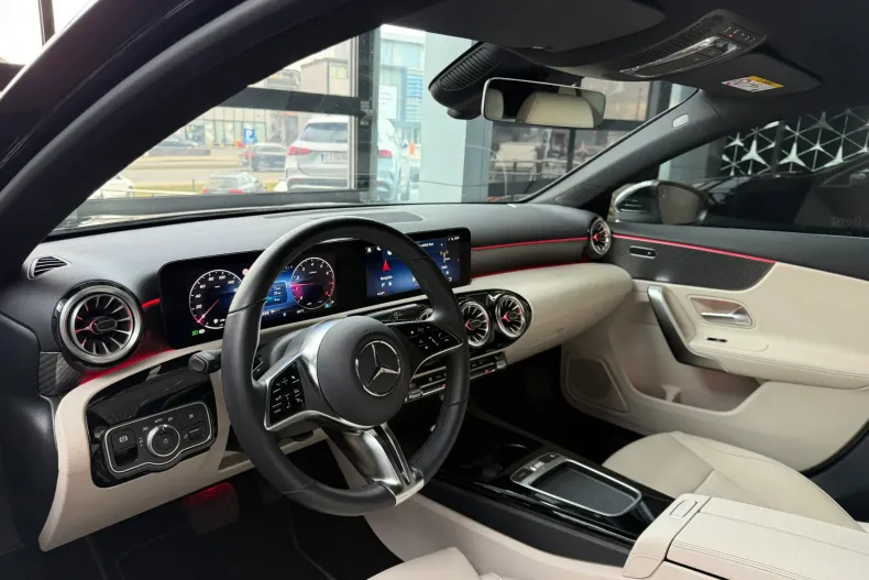 Mercedes-Benz A 200 (Clasa A) din 2024 cu 6.300 km - oferta MER227547 - foto 5