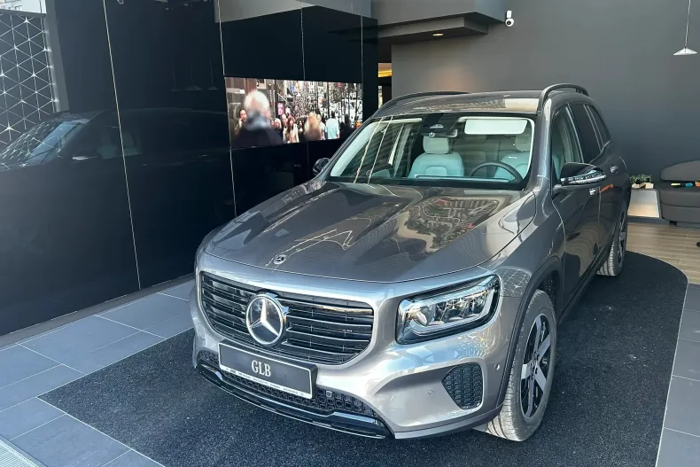 Mercedes-Benz GLB (Clasa GLB) din 2024 cu 5.000 km - oferta MER227552 - foto 3