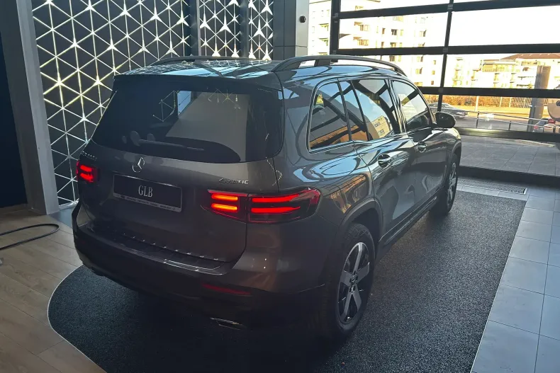 Mercedes-Benz GLB (Clasa GLB) din 2024 cu 5.000 km - oferta MER227552 - foto 5