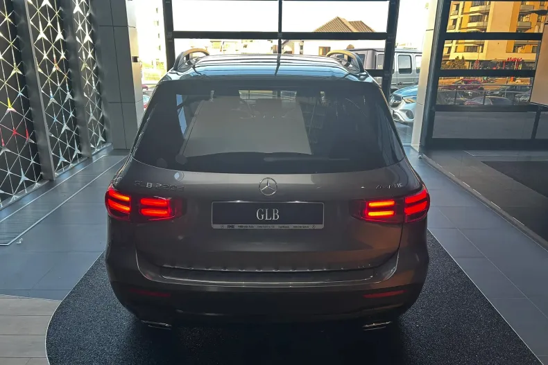Mercedes-Benz GLB (Clasa GLB) din 2024 cu 5.000 km - oferta MER227552 - foto 6