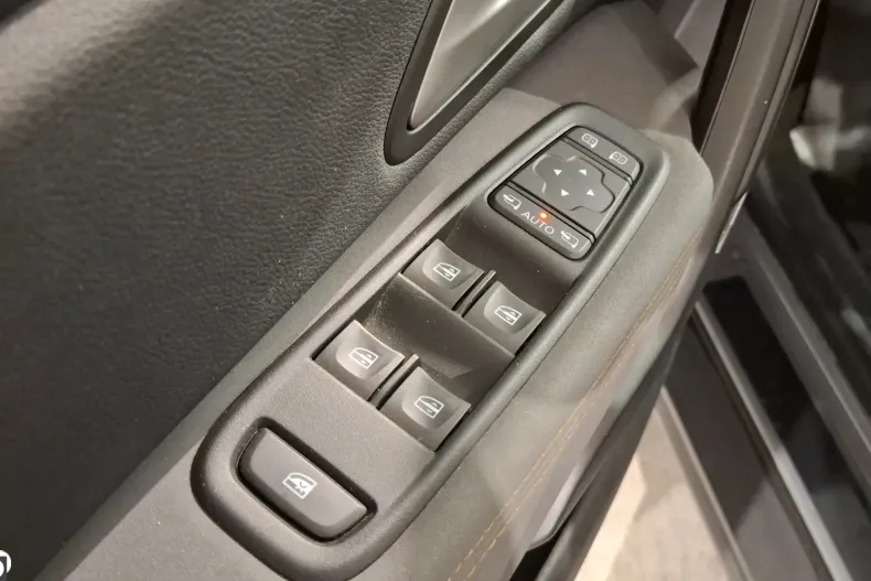Dacia Duster din 2024 cu 17.467 km - oferta DAC227561 - foto 18