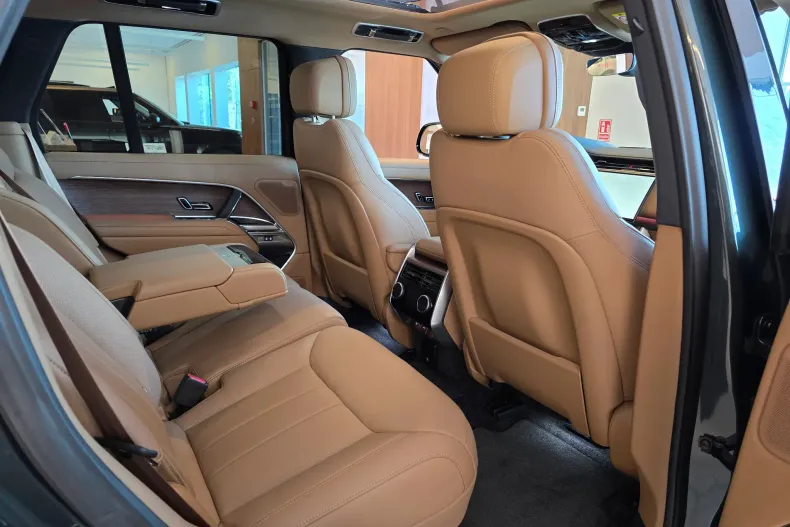 Land Rover Range Rover din 2025 cu 1 km - oferta LAN227581 - foto 12