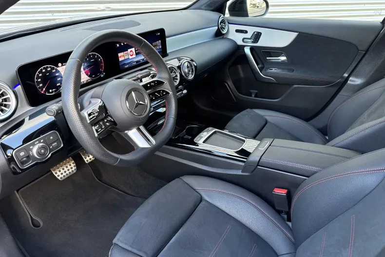 Mercedes-Benz A 200 (Clasa A) din 2024 cu 11.679 km - oferta MER227609 - foto 7