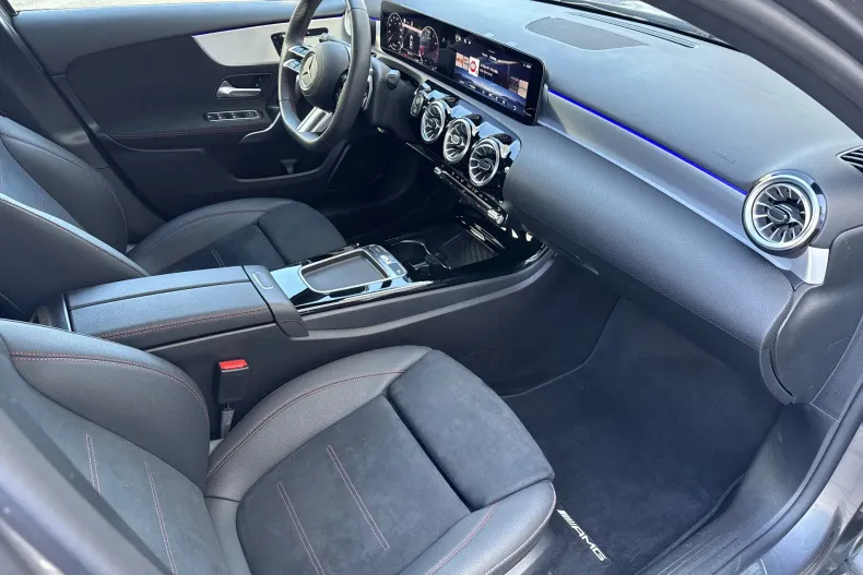 Mercedes-Benz A 200 (Clasa A) din 2024 cu 11.679 km - oferta MER227609 - foto 23