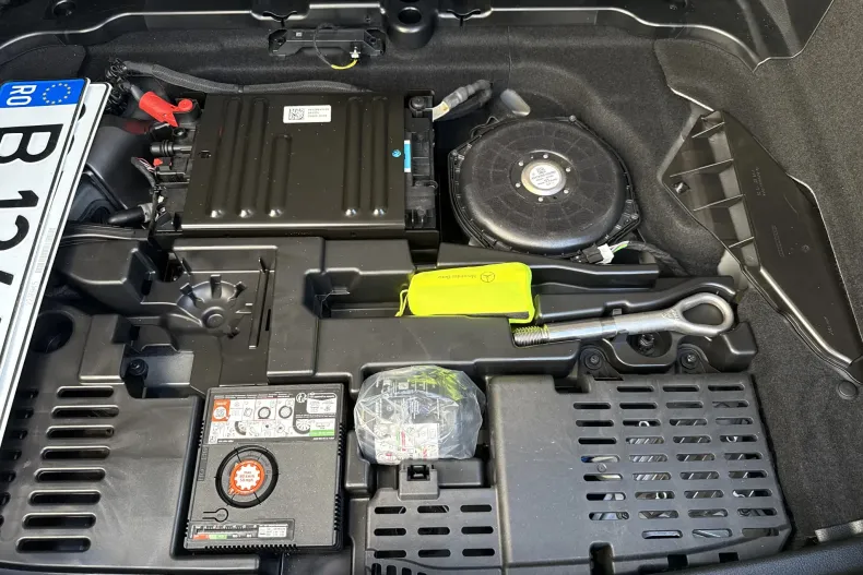 Mercedes-Benz GLA (Clasa GLA) din 2025 cu 10.014 km - oferta MER227610 - foto 29