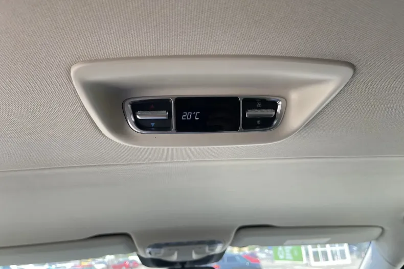 Mercedes-Benz V (Clasa V) din 2023 cu 12.938 km - oferta MER227630 - foto 20