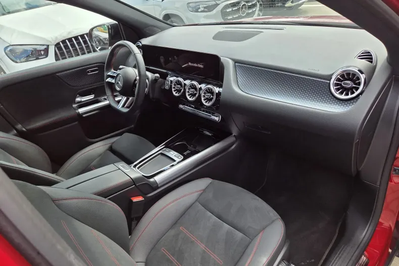 Mercedes-Benz GLA (Clasa GLA) din 2025 cu 8.900 km - oferta MER227642 - foto 13