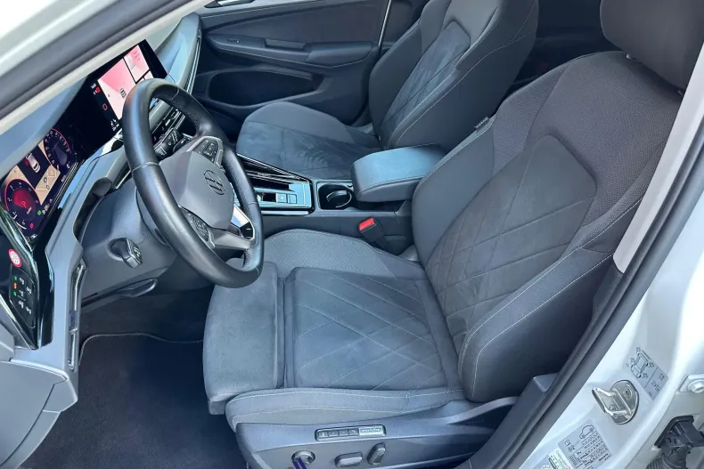 Volkswagen Golf din 2023 cu 95.313 km - oferta VOL227648 - foto 19