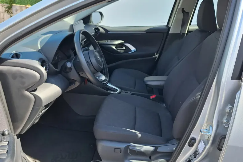 Toyota Yaris din 2024 cu 4.200 km - oferta TOY227678 - foto 3