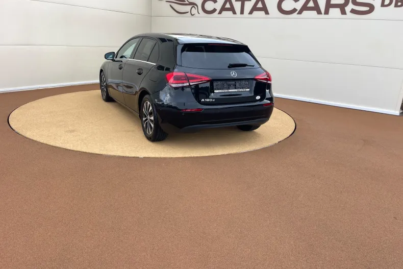 Mercedes-Benz A 180 (Clasa A) din 2022 cu 167.000 km - oferta MER227681 - foto 11