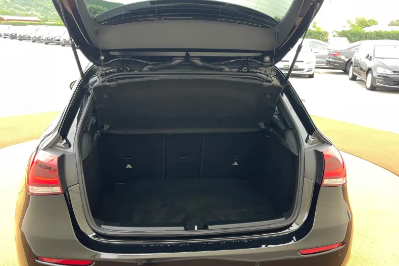 Mercedes-Benz A 180 (Clasa A) din 2022 cu 167.000 km - oferta MER227681 - foto 25