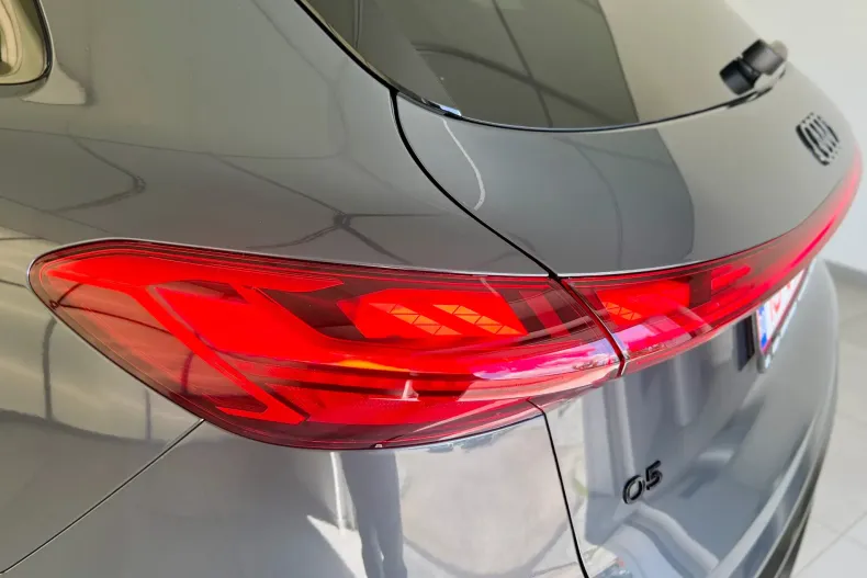 Audi Q5 din 2025 cu 2.000 km - oferta AUD227685 - foto 10
