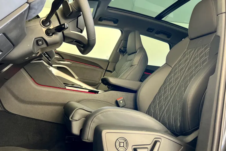 Audi Q5 din 2025 cu 2.000 km - oferta AUD227685 - foto 11