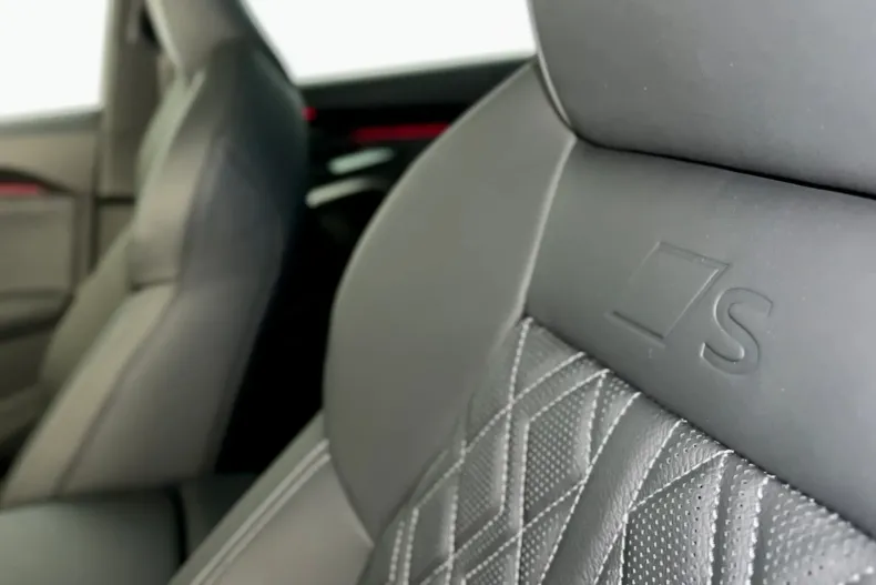 Audi Q5 din 2025 cu 2.000 km - oferta AUD227685 - foto 26