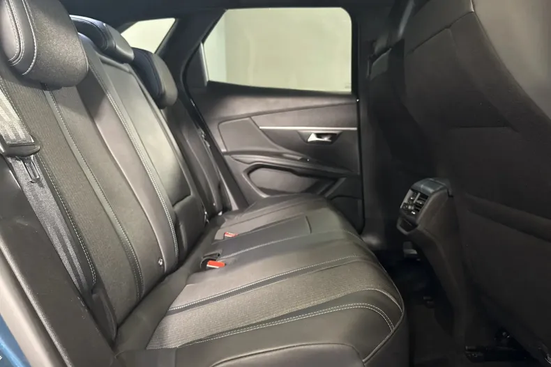 Peugeot 3008 din 2023 cu 86.850 km - oferta PEU227692 - foto 12