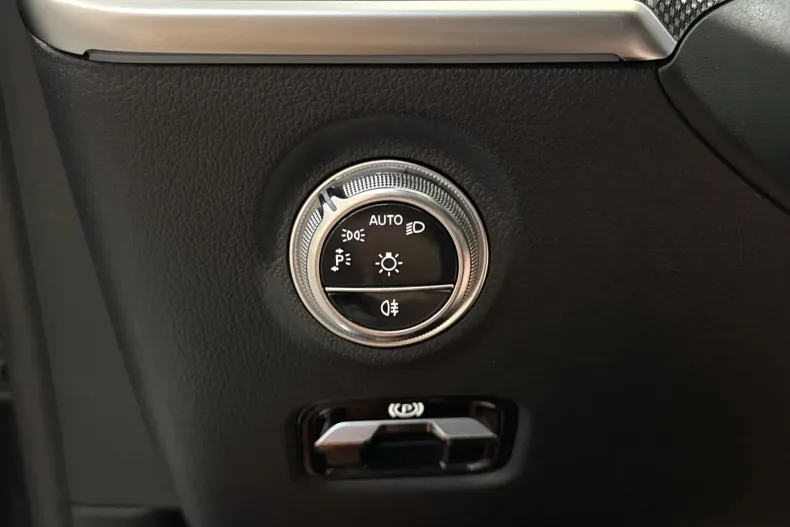 Mercedes-Benz C 43 AMG (Clasa C) din 2023 cu 53.989 km - oferta MER227703 - foto 15