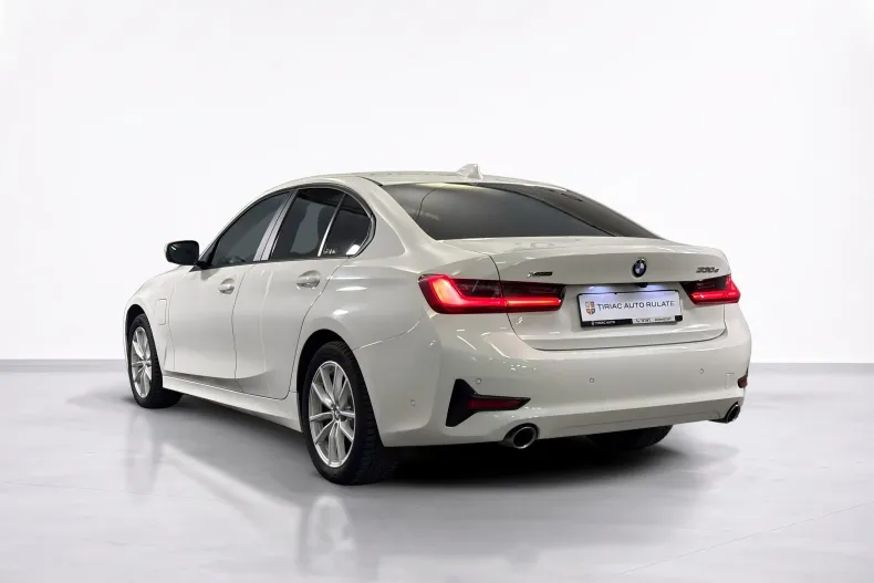 BMW 330e (Seria 3) din 2020 cu 82.779 km - oferta BMW227704 - foto 3