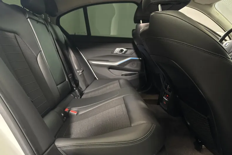 BMW 330e (Seria 3) din 2020 cu 82.779 km - oferta BMW227704 - foto 12