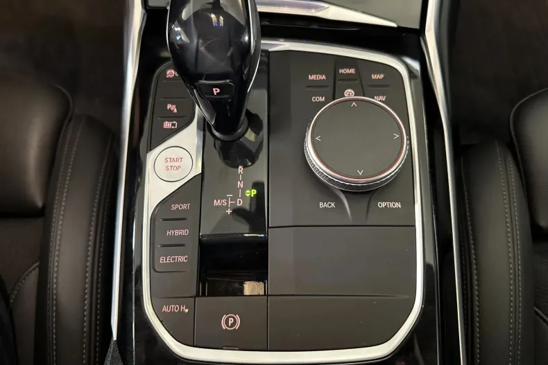 BMW 330e (Seria 3) din 2020 cu 82.779 km - oferta BMW227704 - foto 17