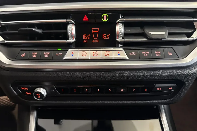 BMW 330e (Seria 3) din 2020 cu 82.779 km - oferta BMW227704 - foto 18