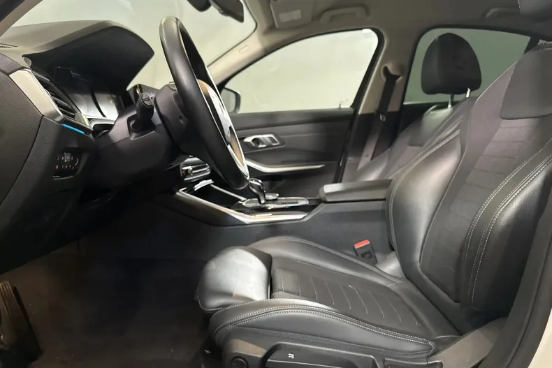 BMW 330e (Seria 3) din 2020 cu 82.779 km - oferta BMW227704 - foto 24