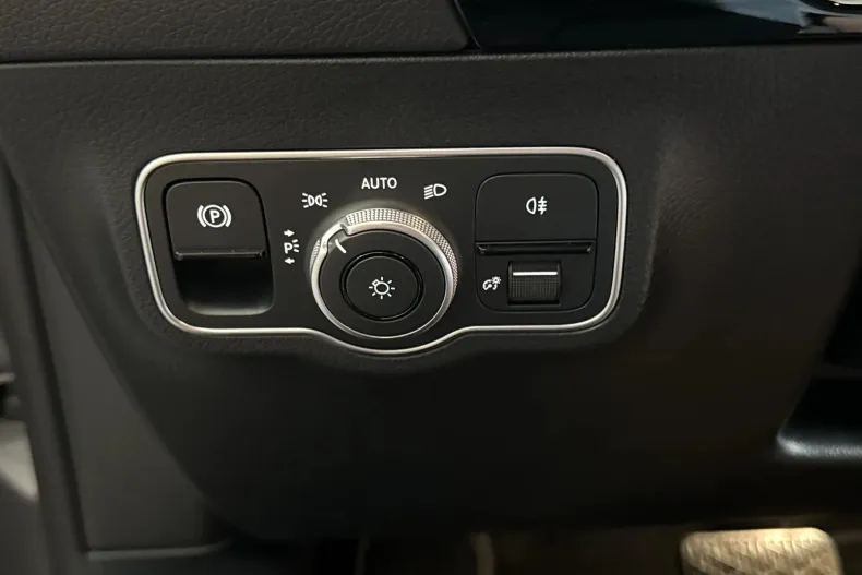 Mercedes-Benz GLA (Clasa GLA) din 2025 cu 21.752 km - oferta MER227714 - foto 15