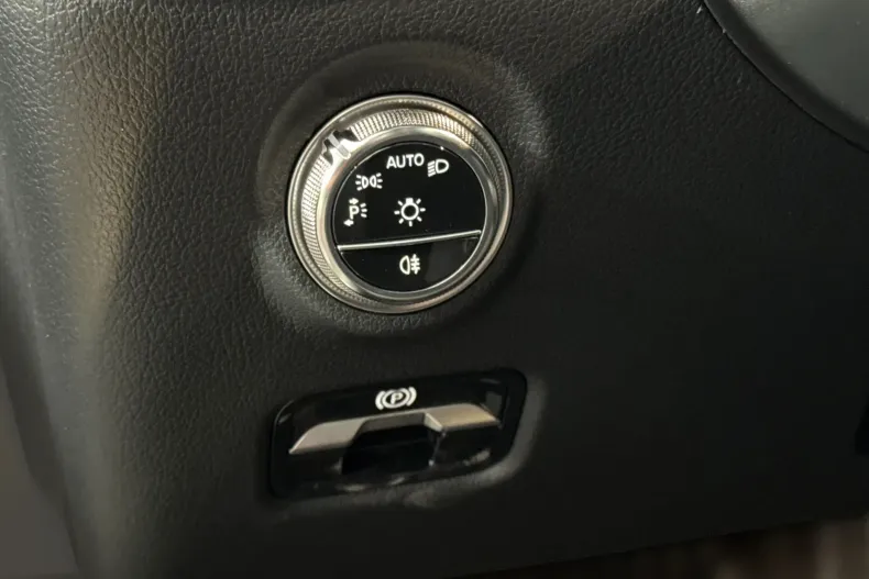 Mercedes-Benz CLE 200 (Clasa CLE) din 2025 cu 525 km - oferta MER227724 - foto 16