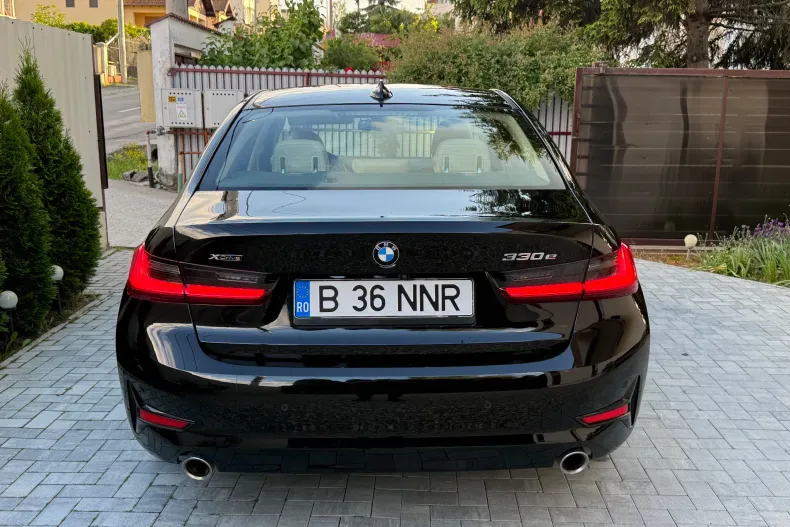 BMW 330e (Seria 3) din 2021 cu 27.249 km - oferta BMW227802 - foto 12