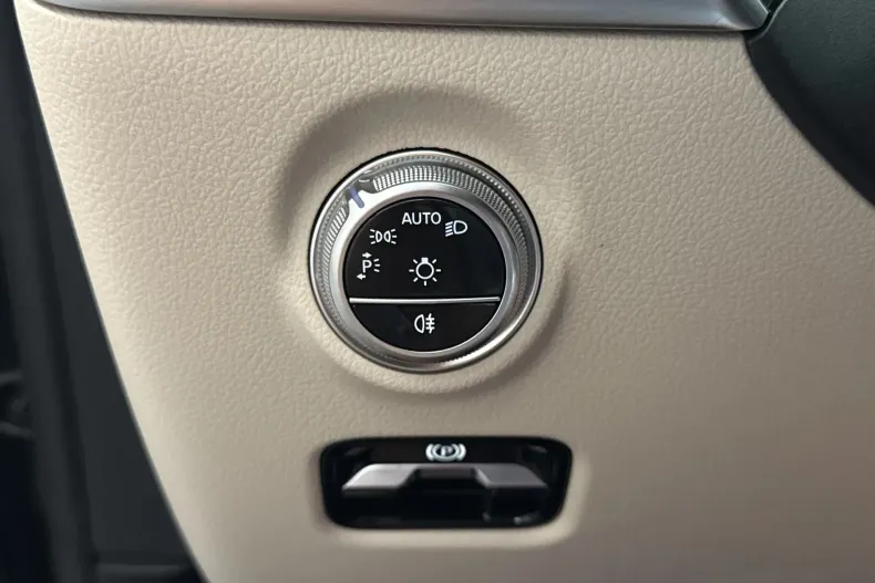 Mercedes-Benz C 220 (Clasa C) din 2021 cu 65.089 km - oferta MER227809 - foto 15