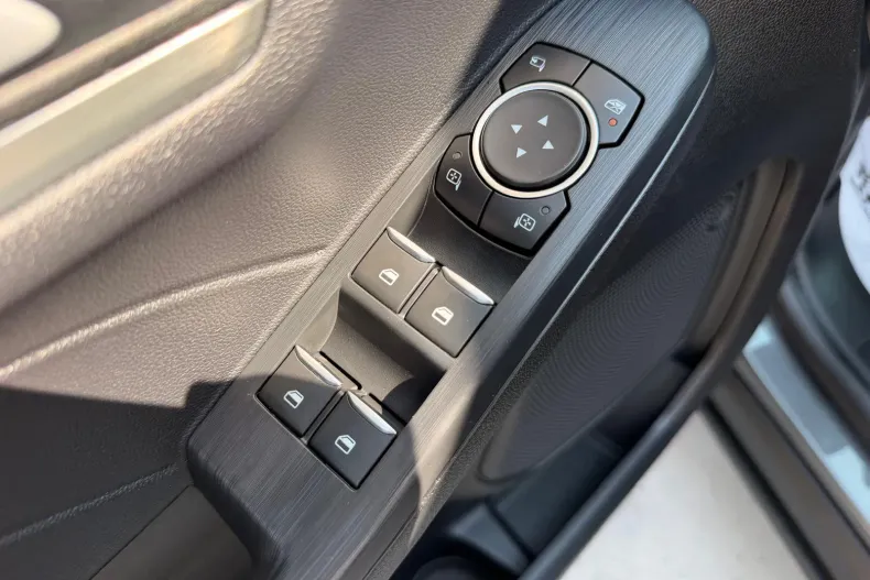Ford Kuga din 2023 cu 120.000 km - oferta FOR227811 - foto 33