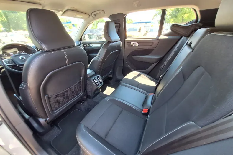 Volvo XC40 din 2020 cu 80.802 km - oferta VOL227826 - foto 18