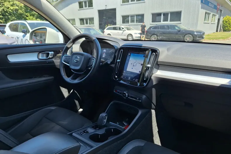 Volvo XC40 din 2020 cu 80.802 km - oferta VOL227826 - foto 19